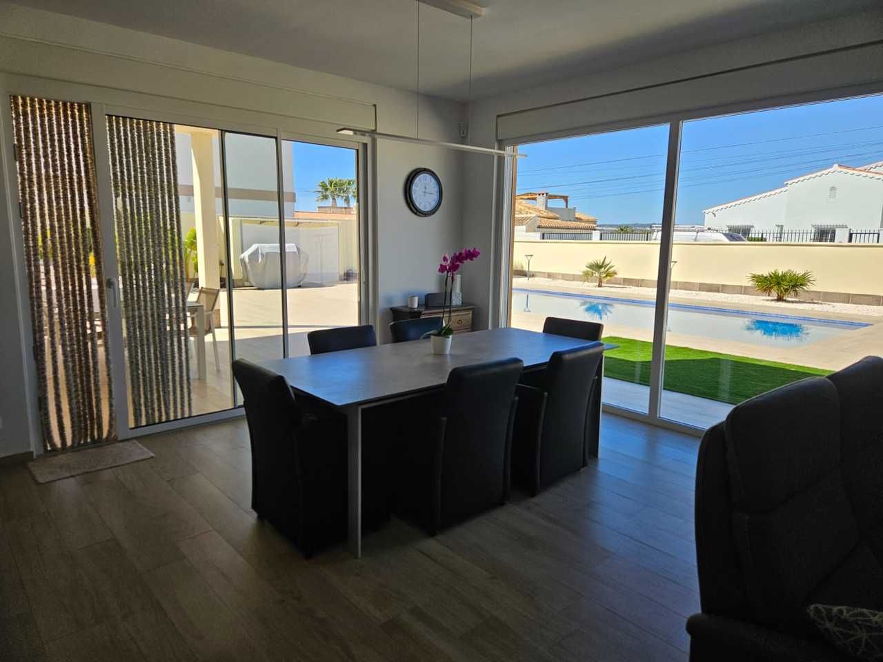 Bathroom in villa for sale in Torrevieja