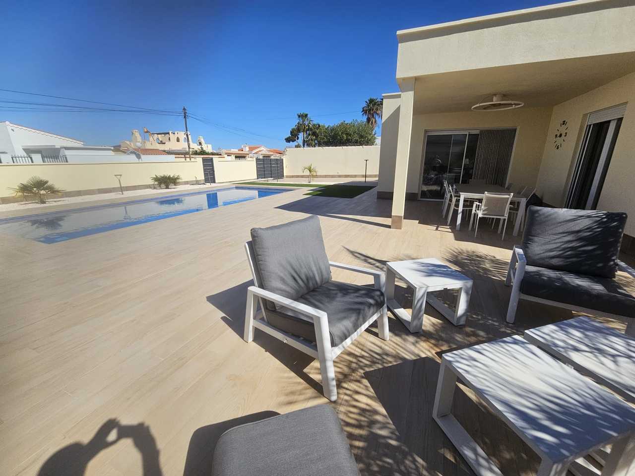 Terrace in villa for sale in Torrevieja