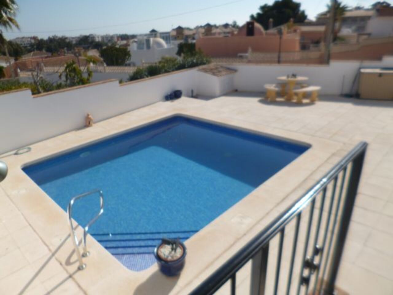 A Very spacious 5 bedroom Villa, beautifully decorated throughout and well maintained gardens with a