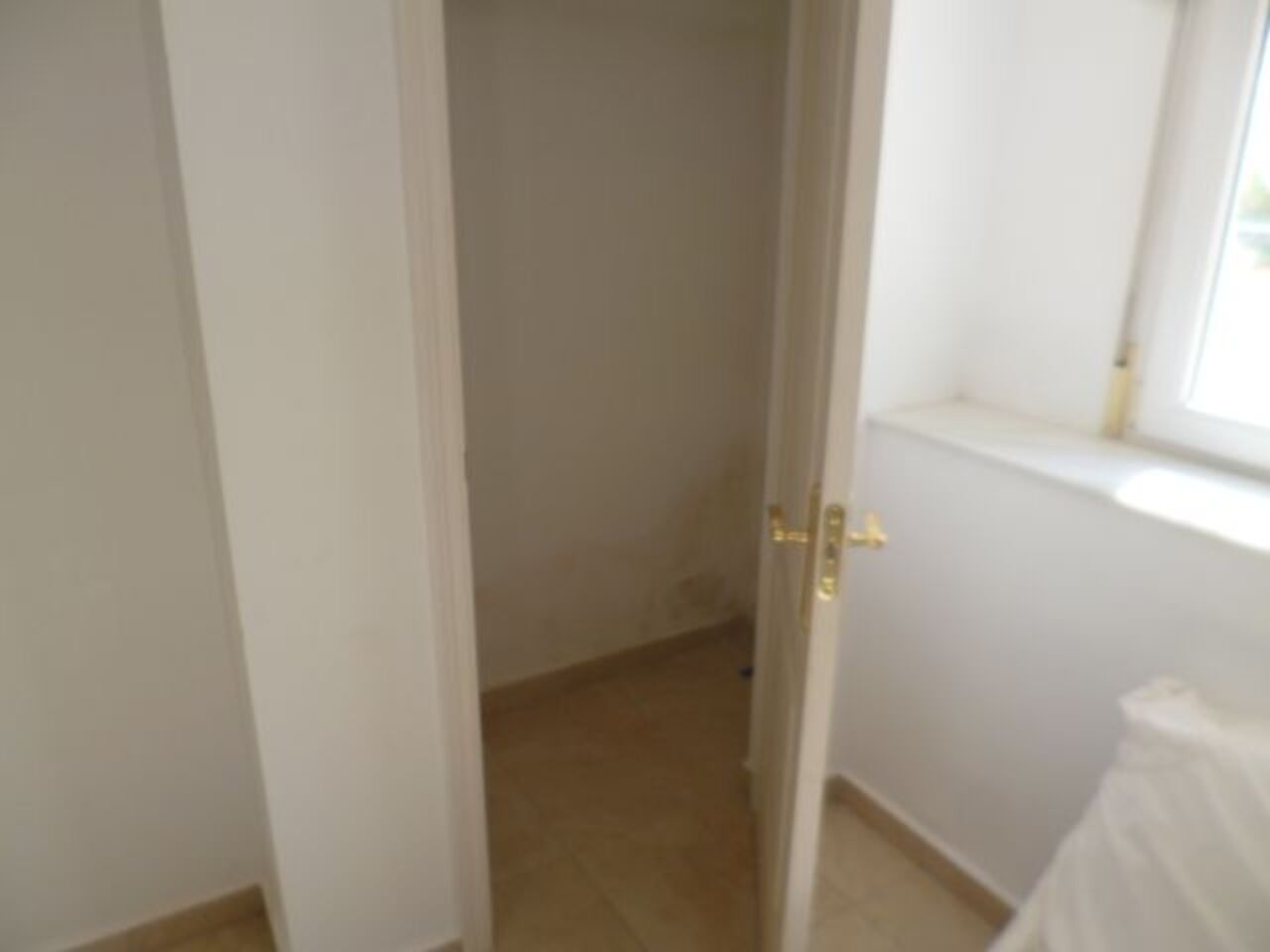 A Very spacious 5 bedroom Villa, beautifully decorated throughout and well maintained gardens with a