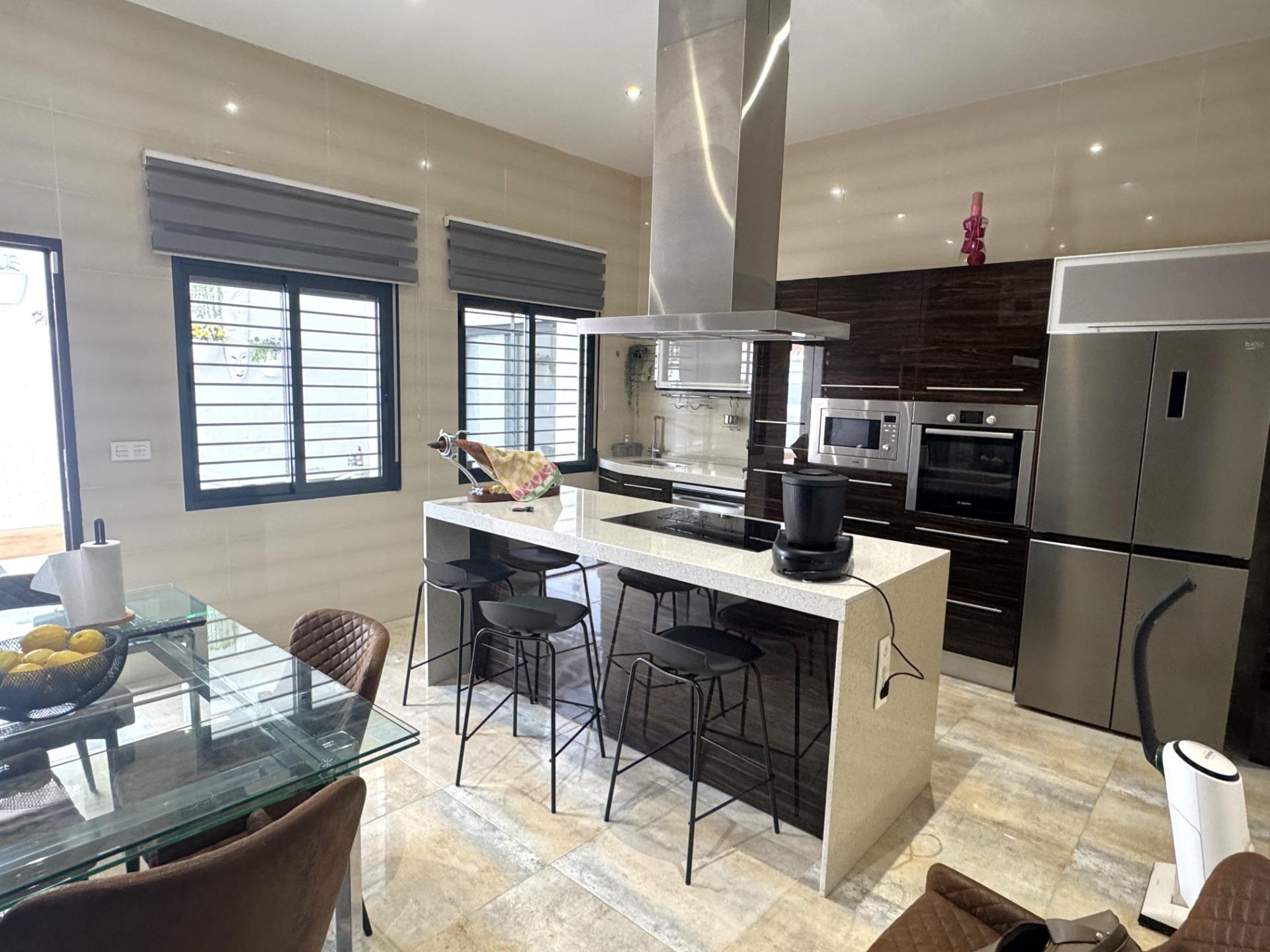 Terrace in villa for sale in Pilar de La Horadada