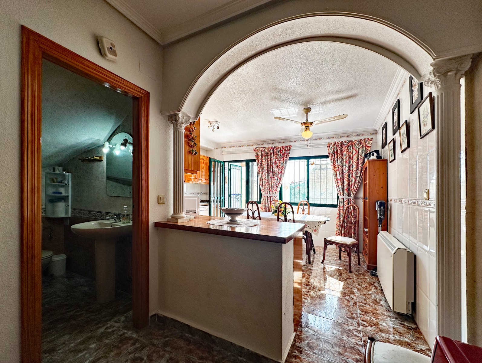 Dining area in terraced for sale in Orihuela Costa