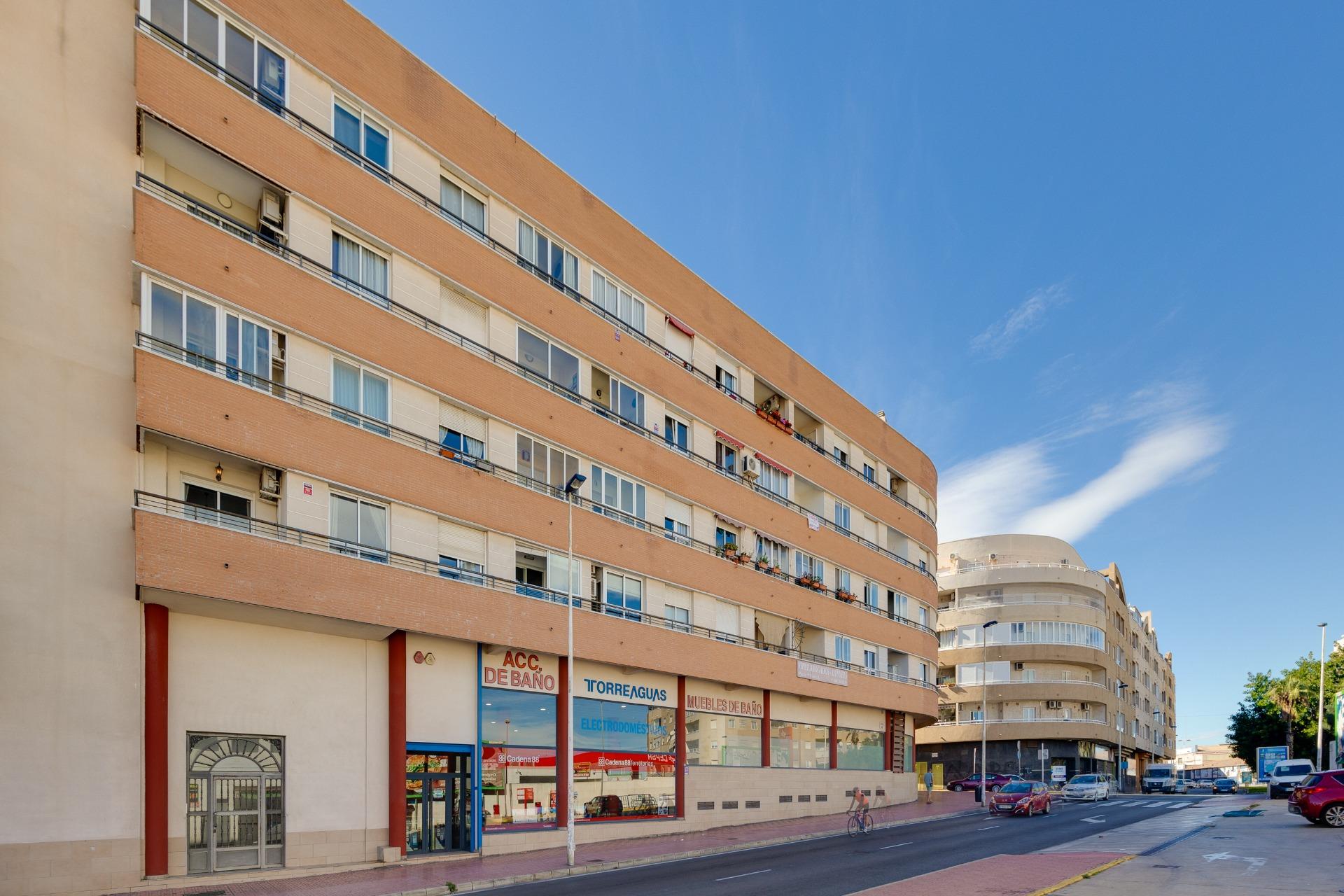 Terrace in apartment for sale in Torrevieja