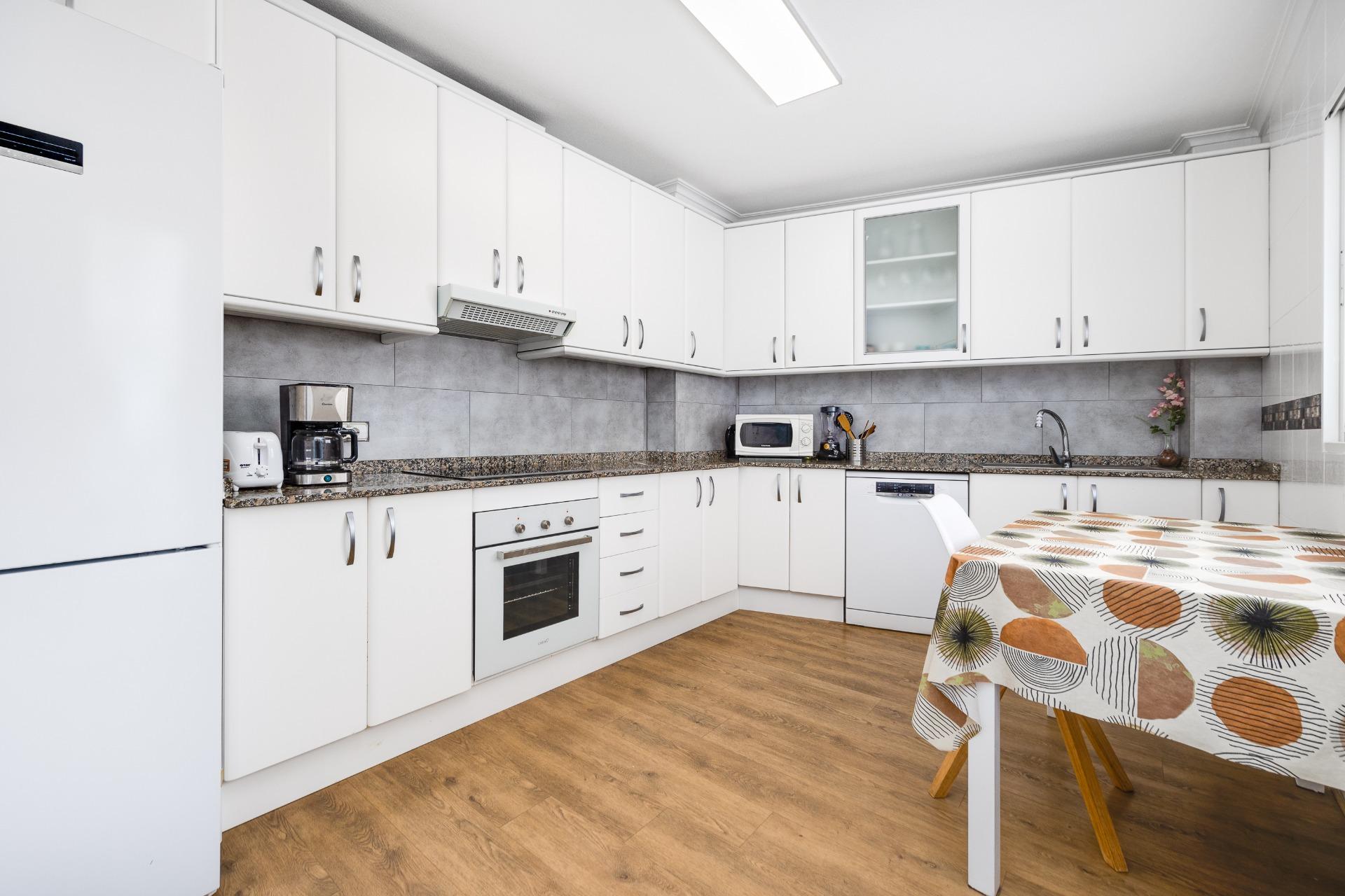 Bedroom in apartment for sale in Torrevieja