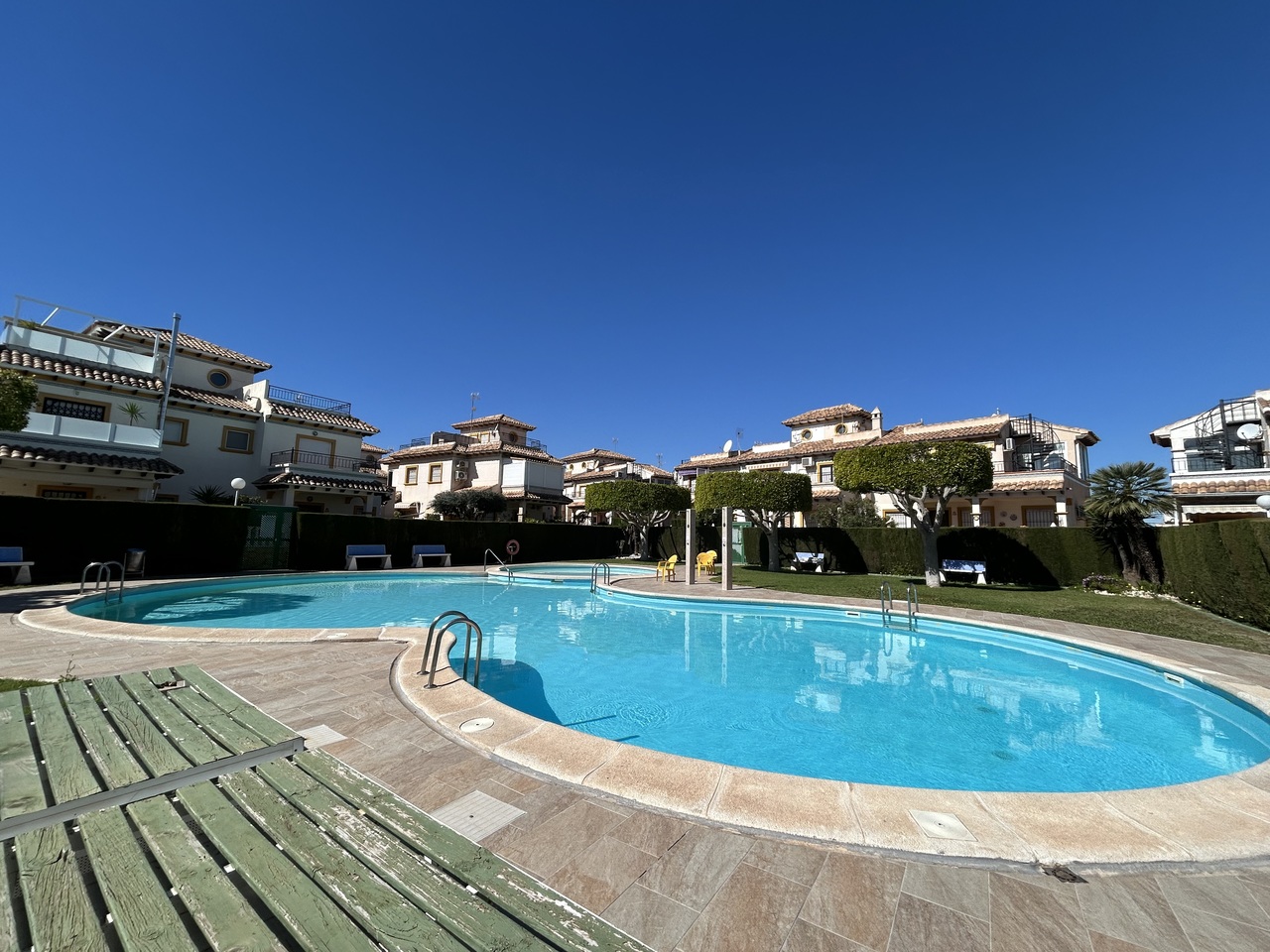 Garden in penthouse for sale in Playa Flamenca