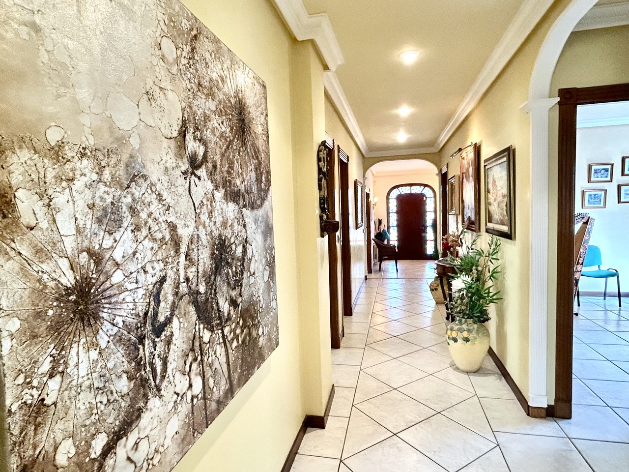 Master bedroom in villa for sale in La Mata