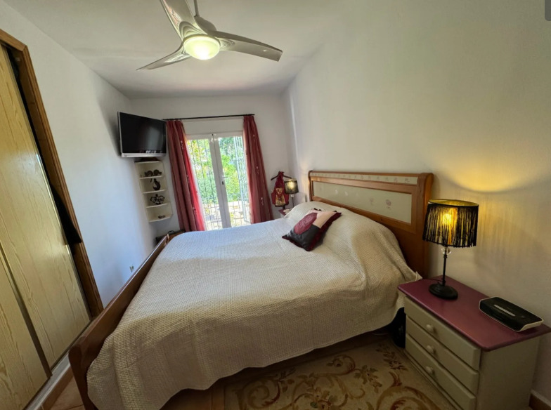 Master bedroom in duplex for sale in Moraira