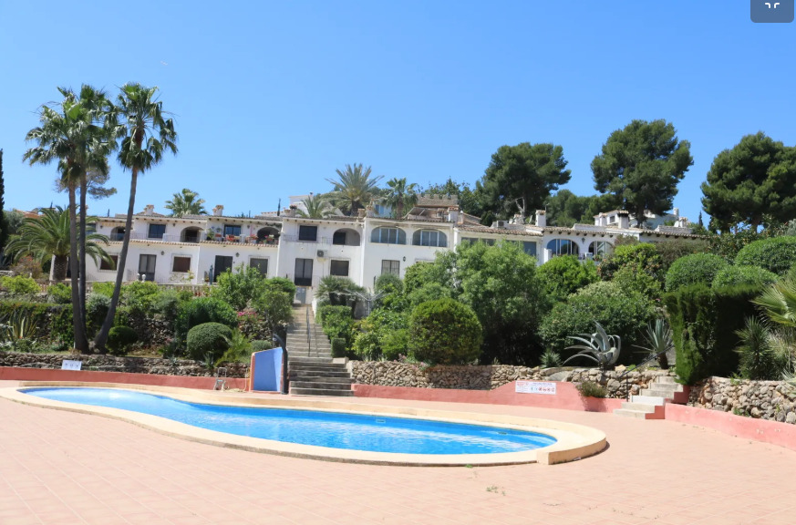 Master bedroom in duplex for sale in Moraira
