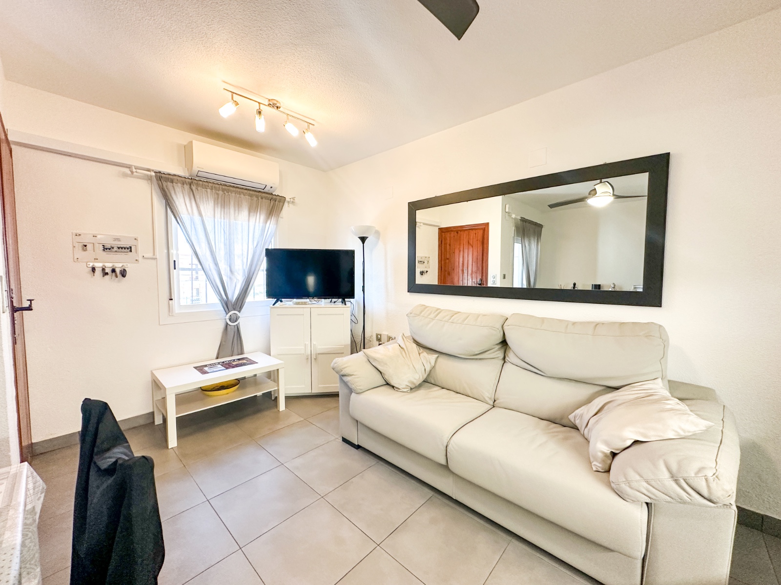 Living room in apartment for sale in Villamartin