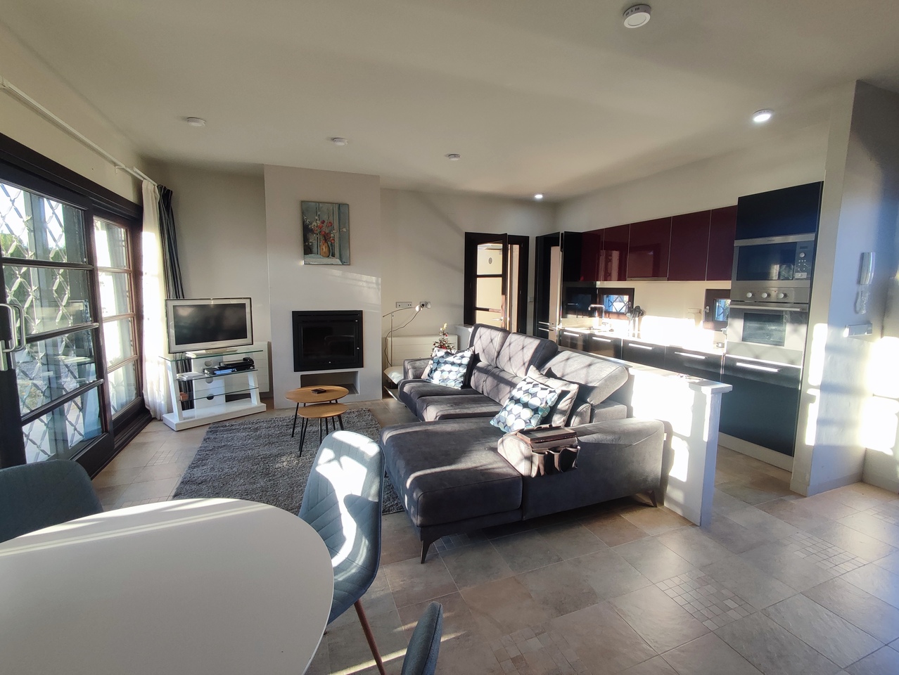 RESALE VILLA - Set on 3 levels there are 3 bedrooms and 2 walkin showers, plus terraces of the bedro