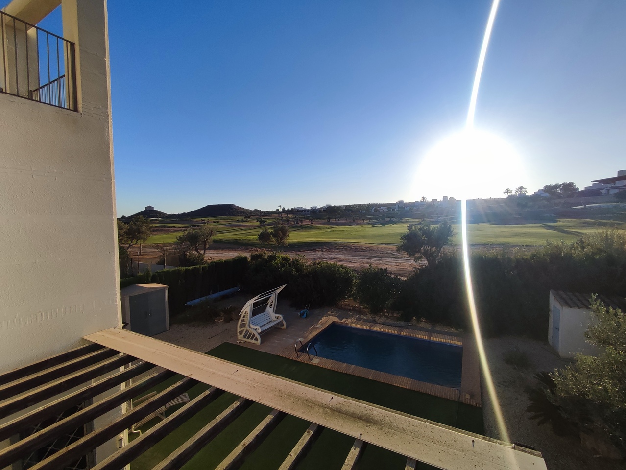 Terrace in villa for sale in Peraleja Golf
