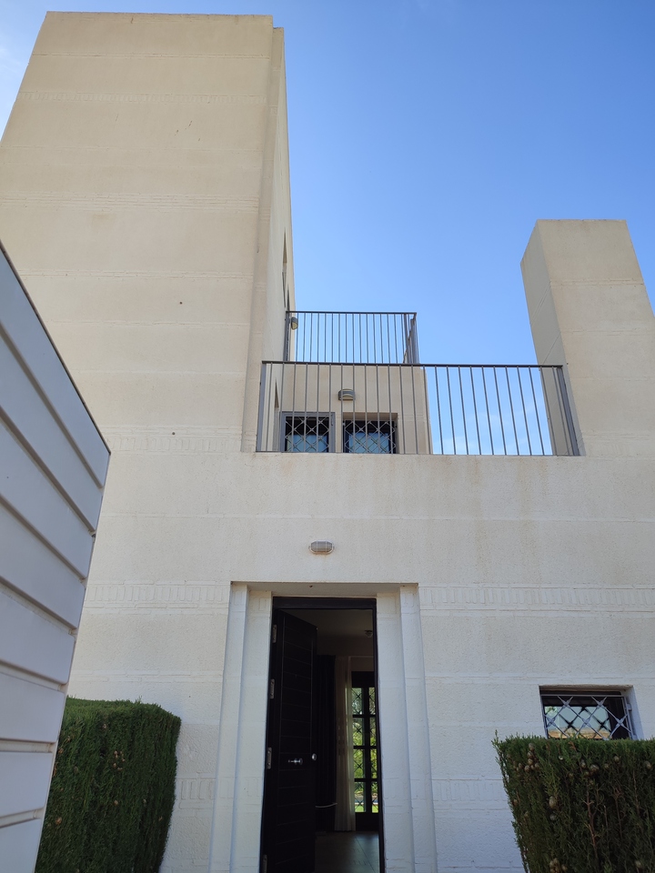 Terrace in villa for sale in Peraleja Golf