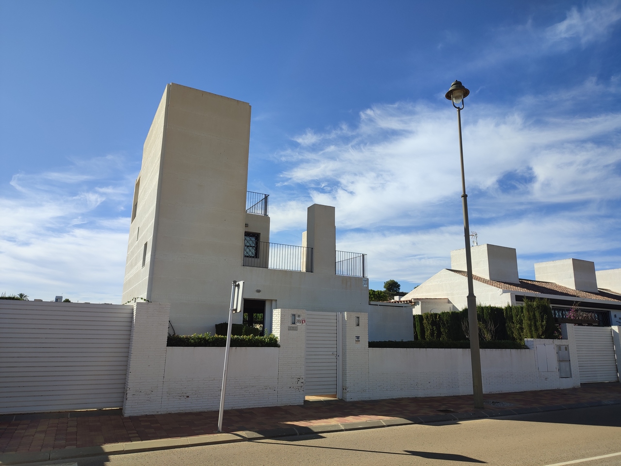 Pool area in villa for sale in Peraleja Golf