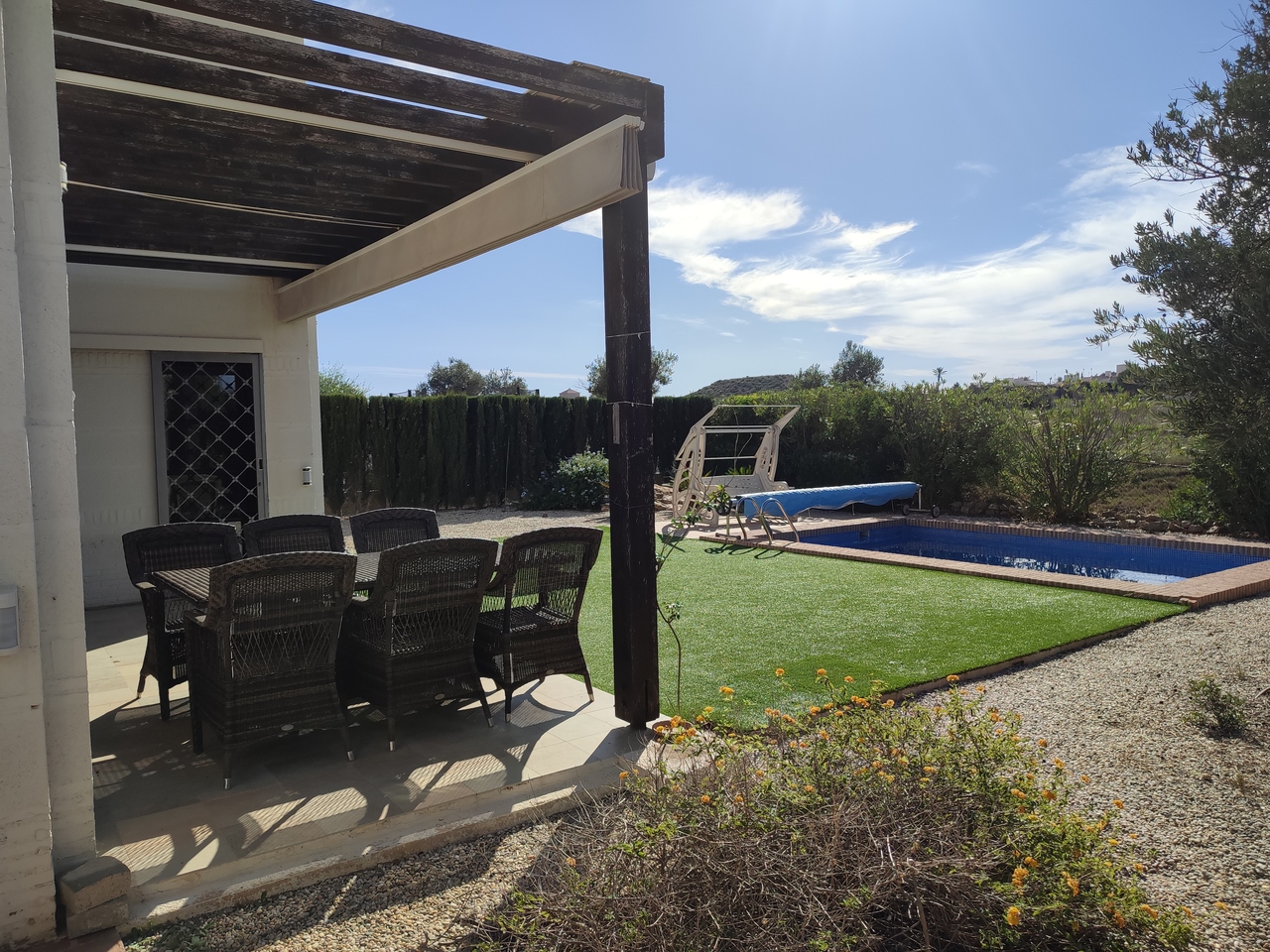 Garden in villa for sale in Peraleja Golf