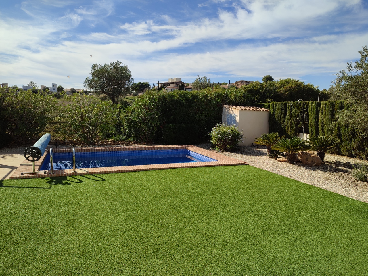 Dining area in villa for sale in Peraleja Golf