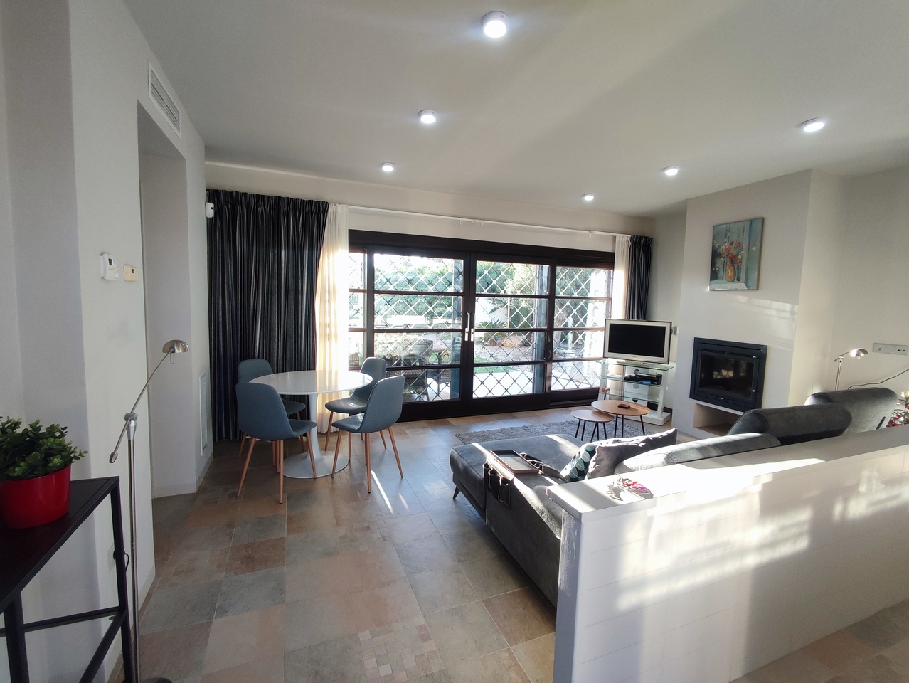 Bedroom in villa for sale in Peraleja Golf
