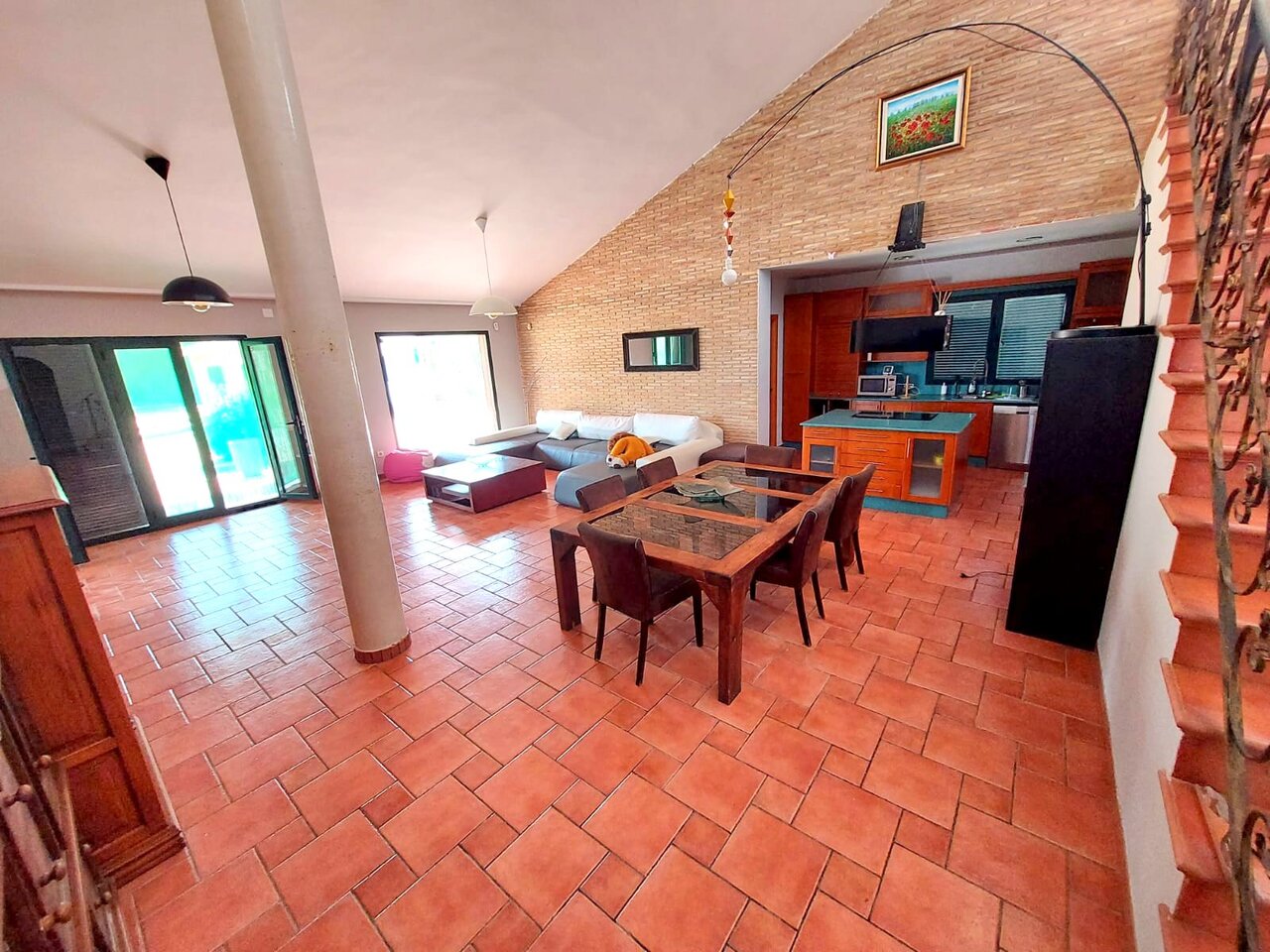 Living room in villa for sale in Calasparra