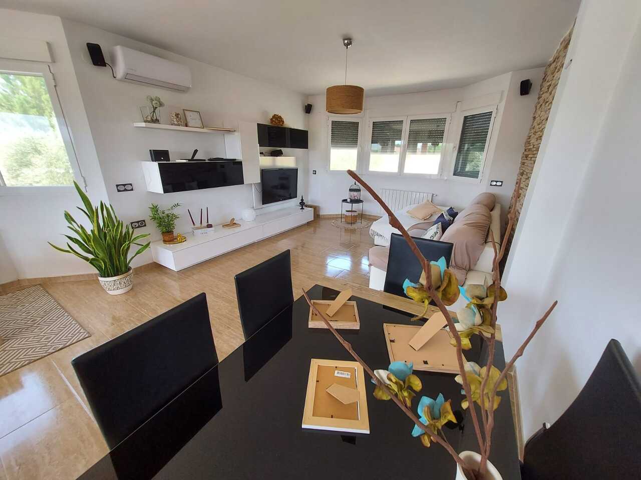 Dining area in villa for sale in Calasparra