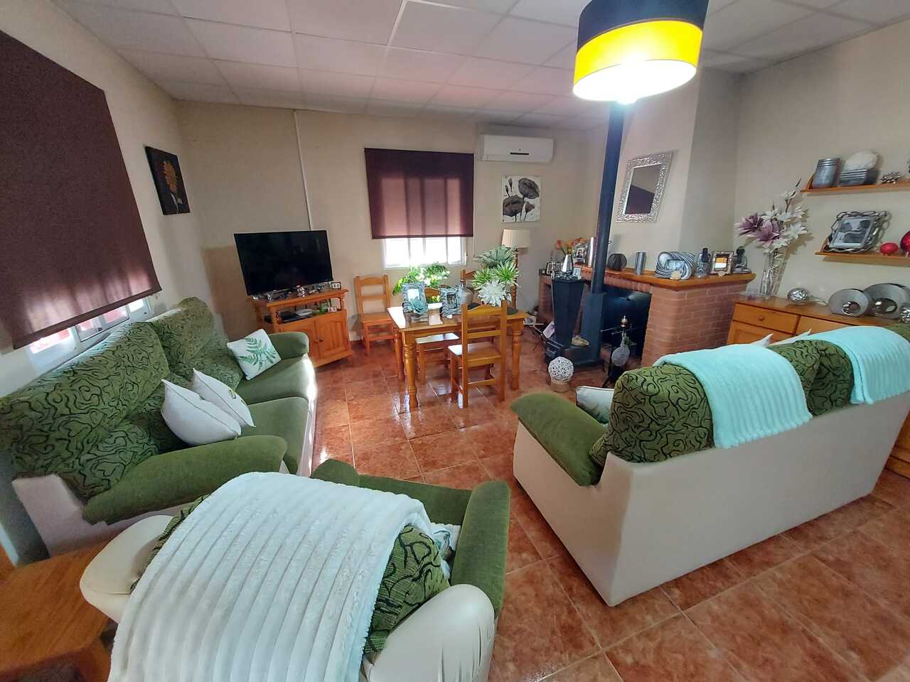 Master bedroom in villa for sale in Calasparra