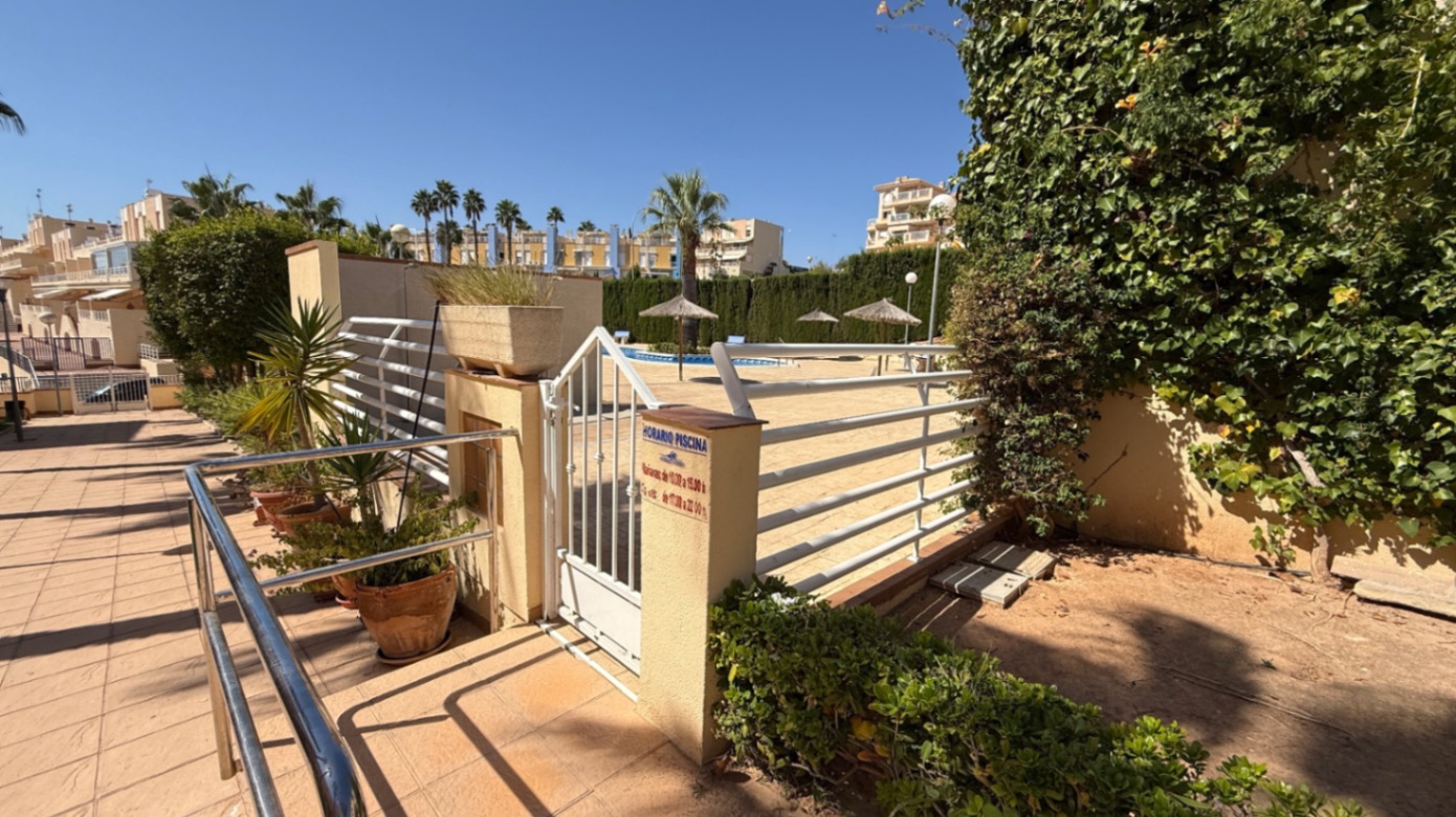 Garden in duplex for sale in Orihuela