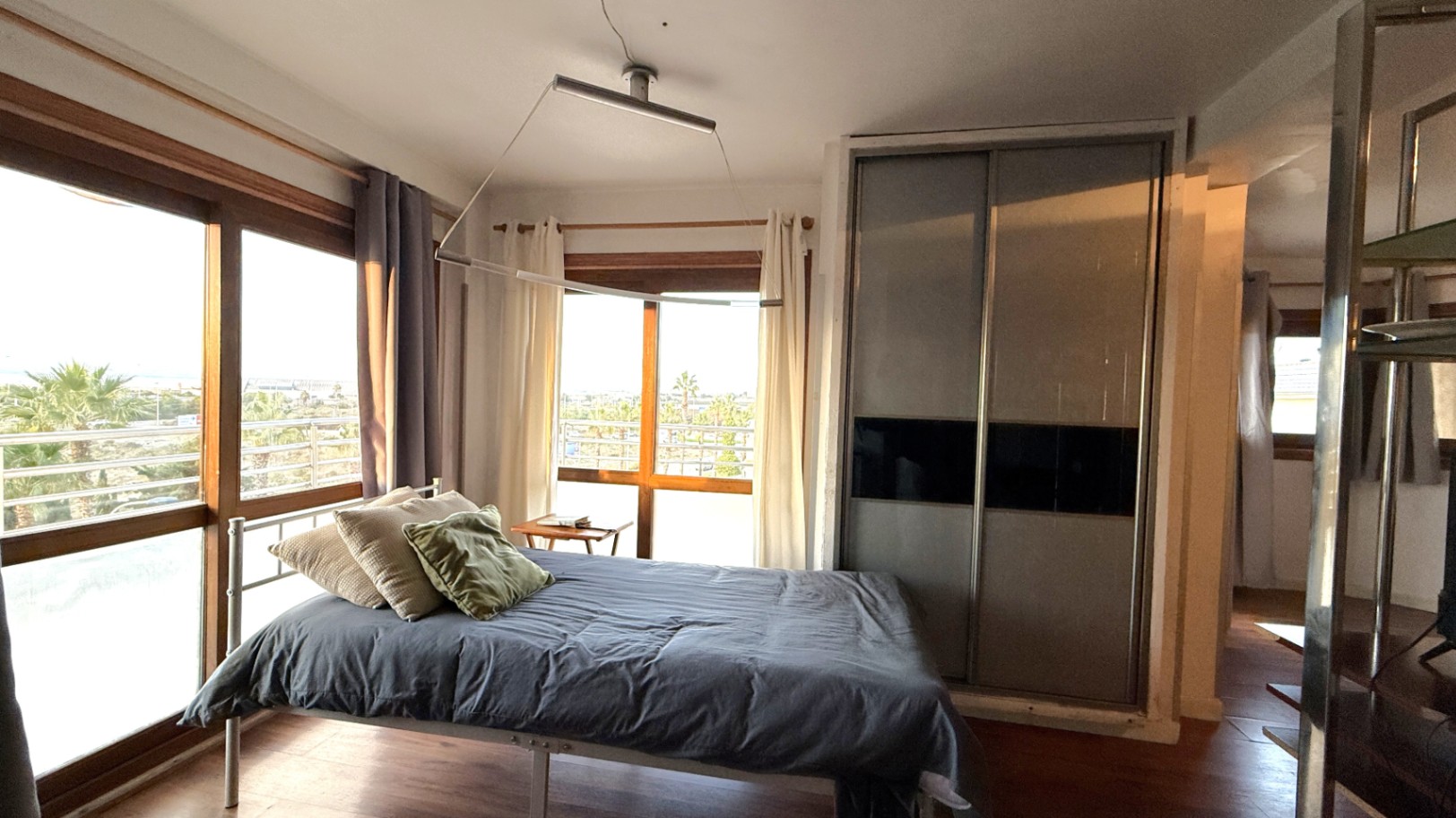 Bedroom in apartment for sale in Torrevieja
