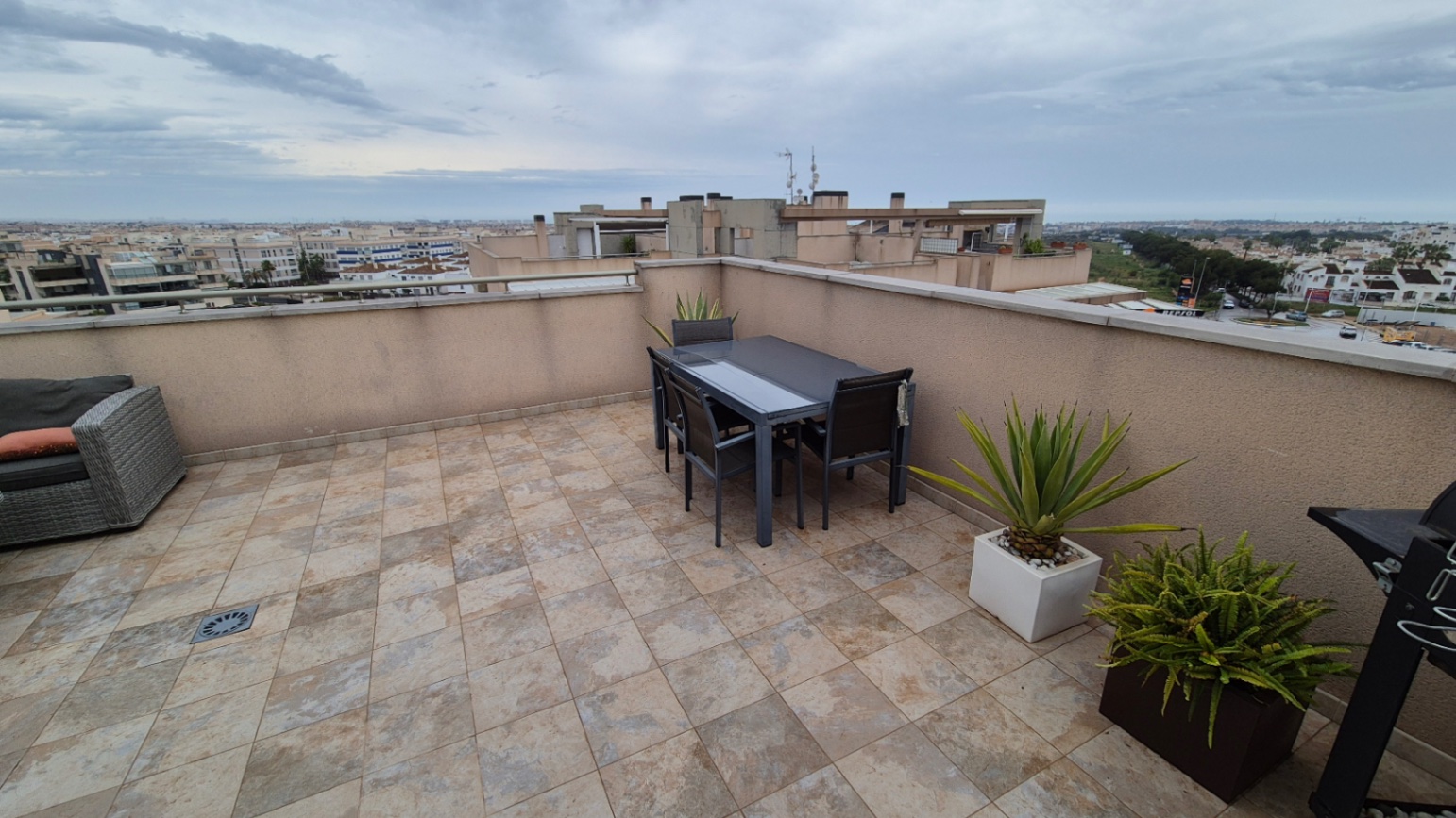 Garden in penthouse for sale in Orihuela