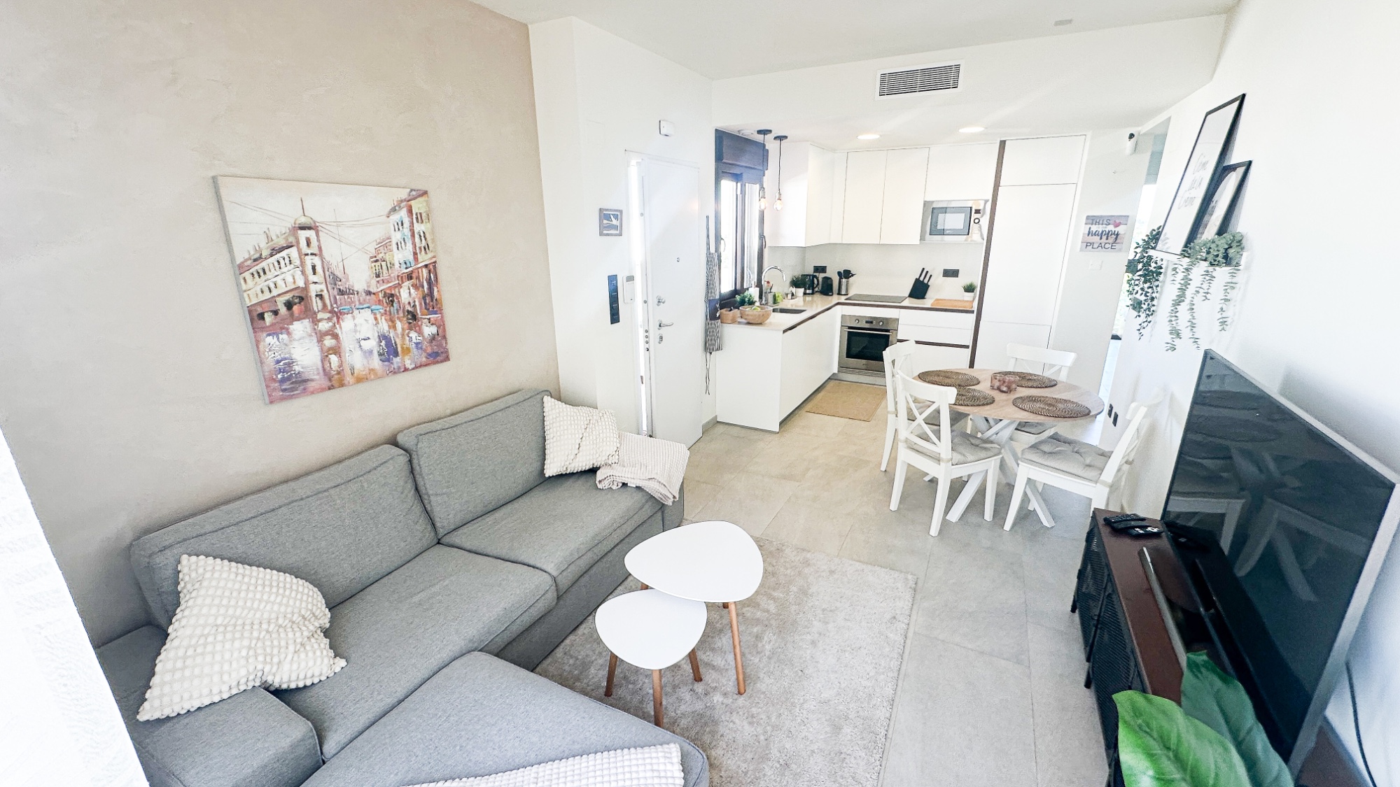 Master bedroom in apartment for sale in Torrevieja