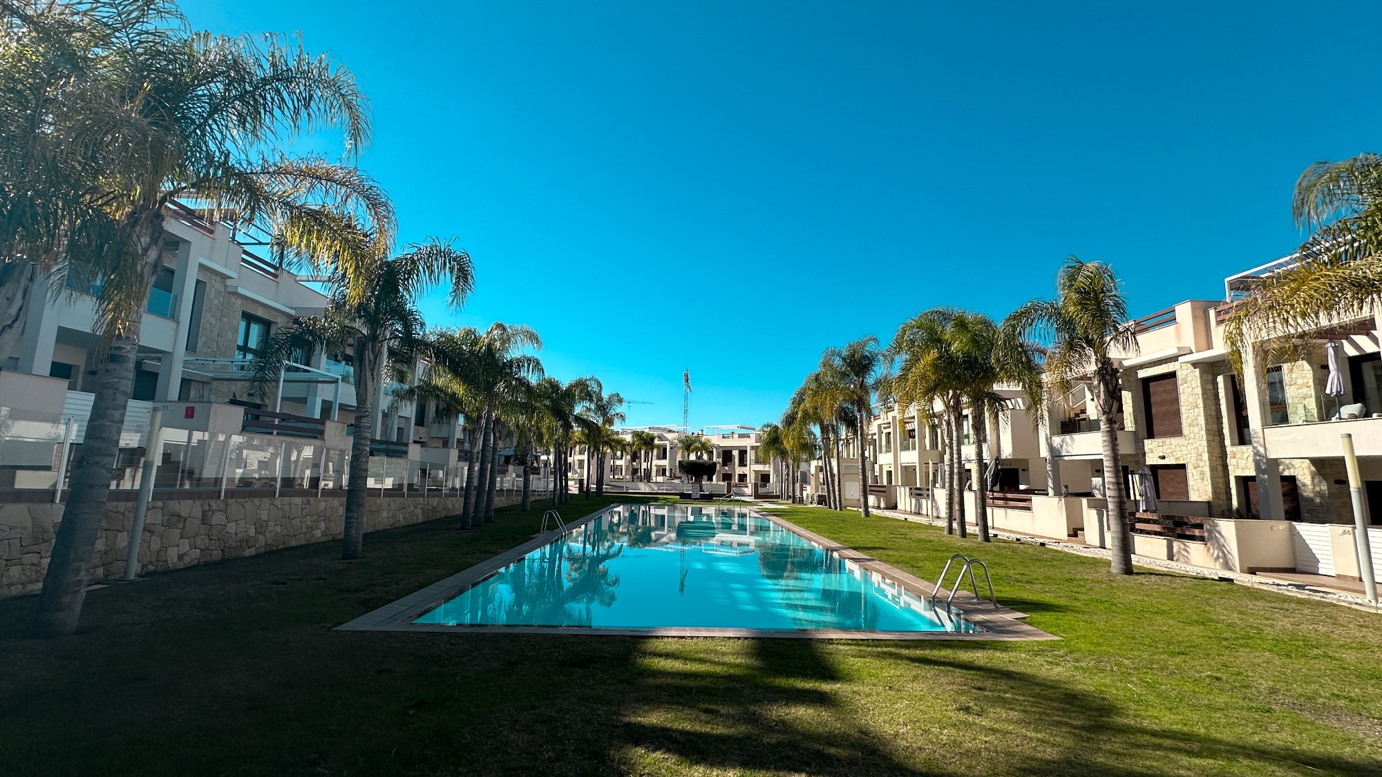 Modern Top-Floor Bungalow with Private Roof Terrace in Los Balcones, Torrevieja This stylish top-flo