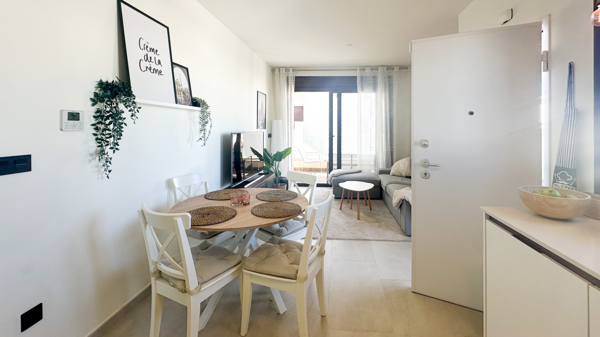 Modern Top-Floor Bungalow with Private Roof Terrace in Los Balcones, Torrevieja This stylish top-flo