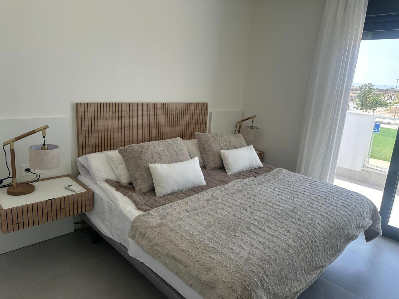 Garden in villa for sale in Roldan