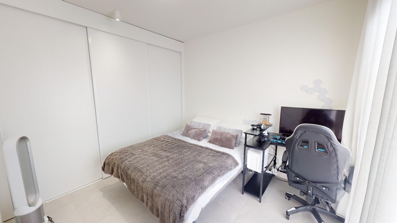 Master bedroom in villa for sale in Roldan