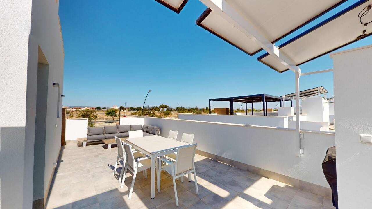 Terrace in villa for sale in Roldan