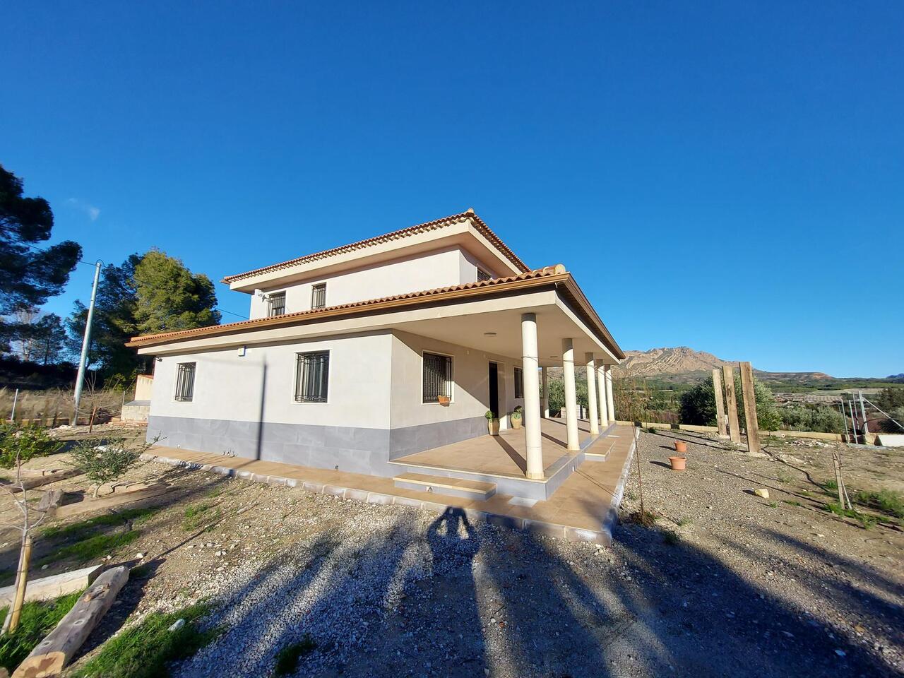 Living room in villa for sale in Calasparra