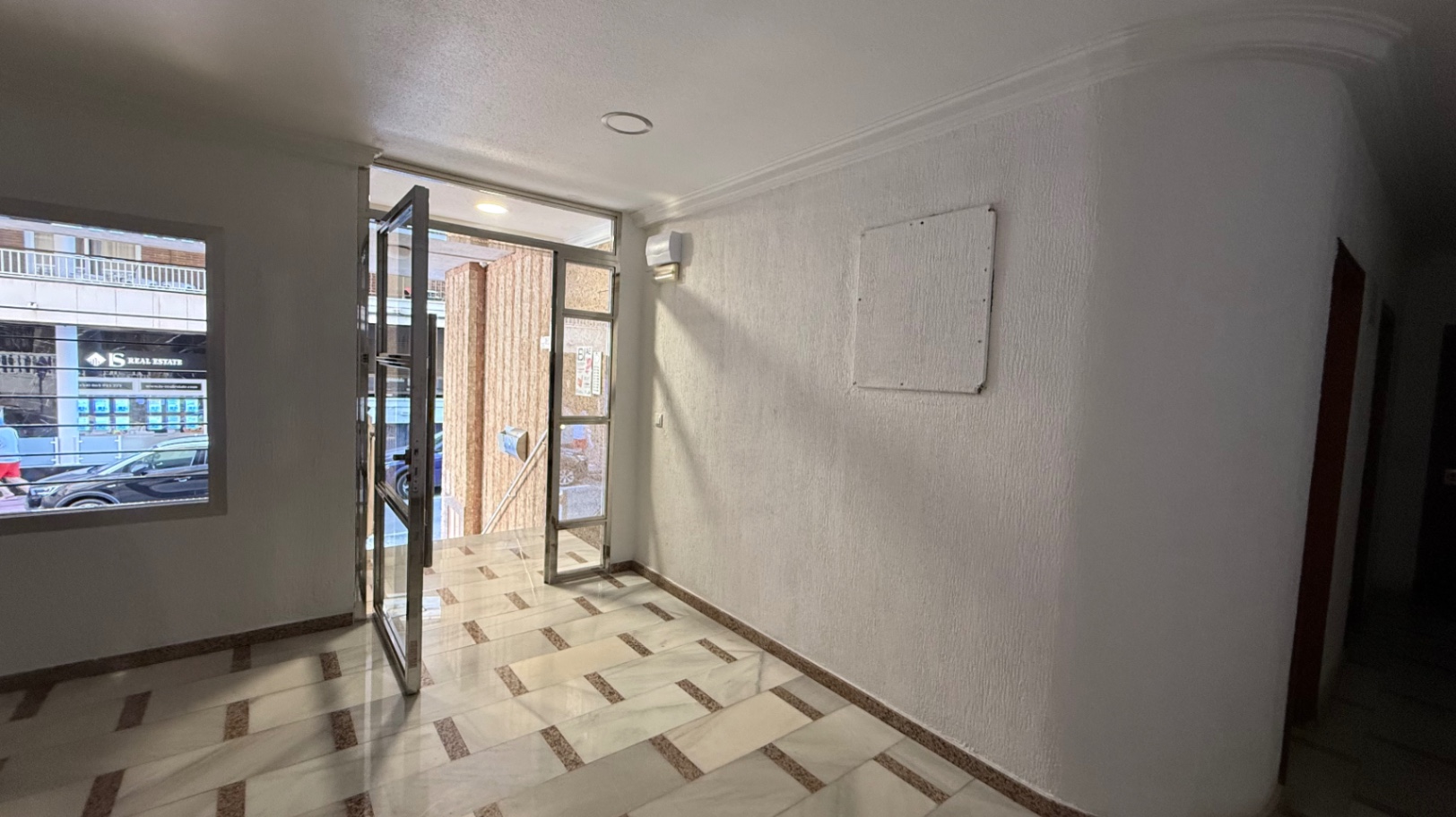 Bedroom in apartment for sale in Torrevieja
