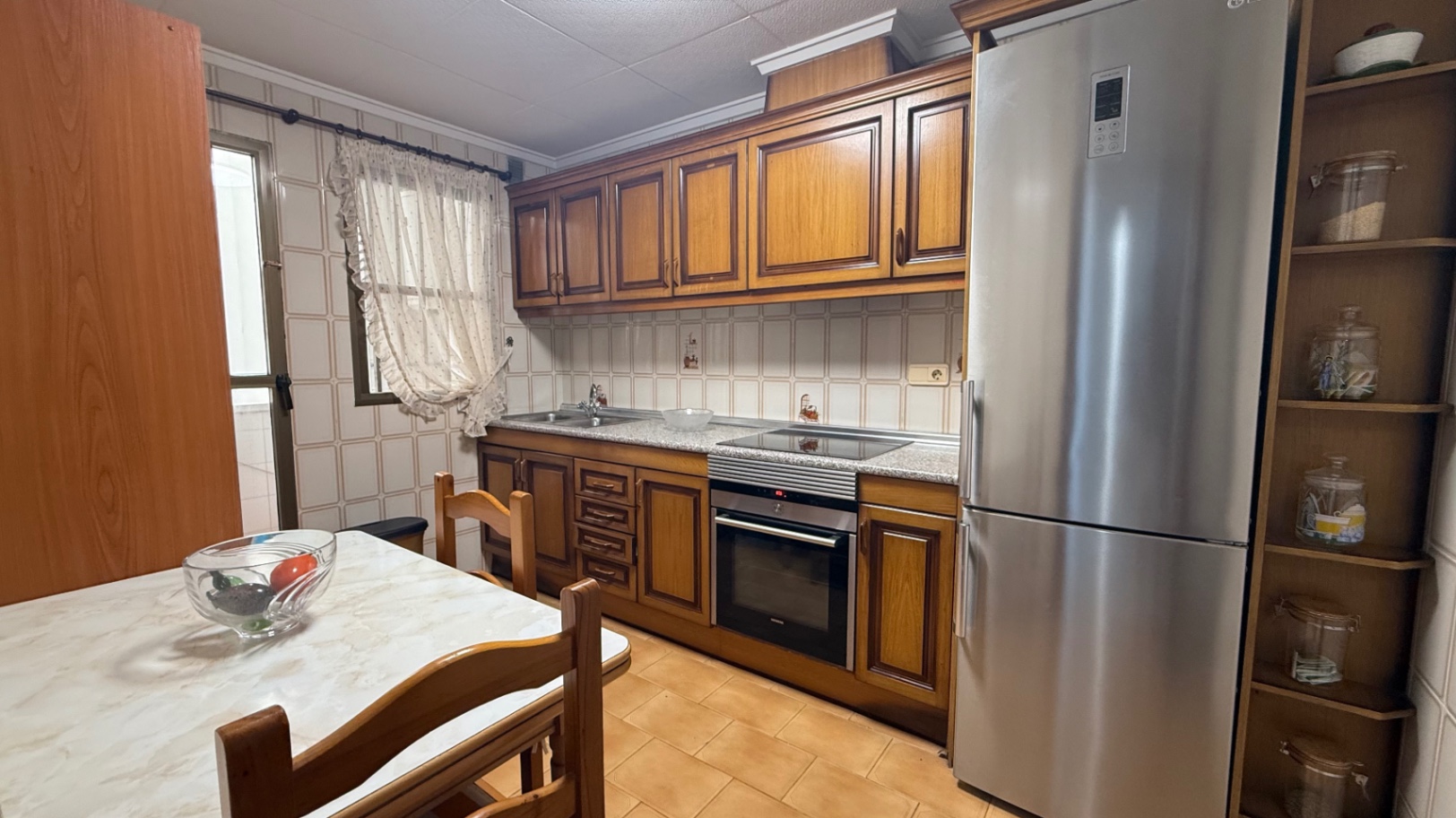 Stunning Frontline Apartment in Playa de los Locos, Torrevieja Experience Mediterranean living at it