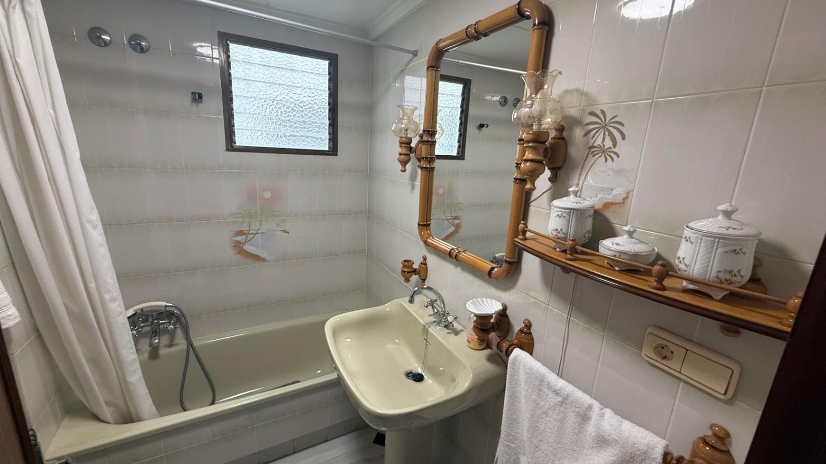 Bedroom in apartment for sale in Torrevieja