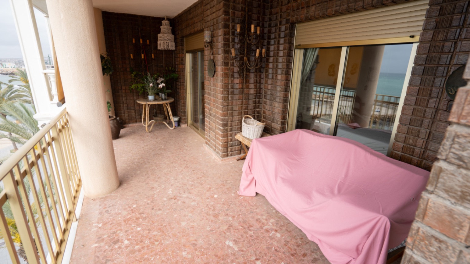 Living room in apartment for sale in Torrevieja
