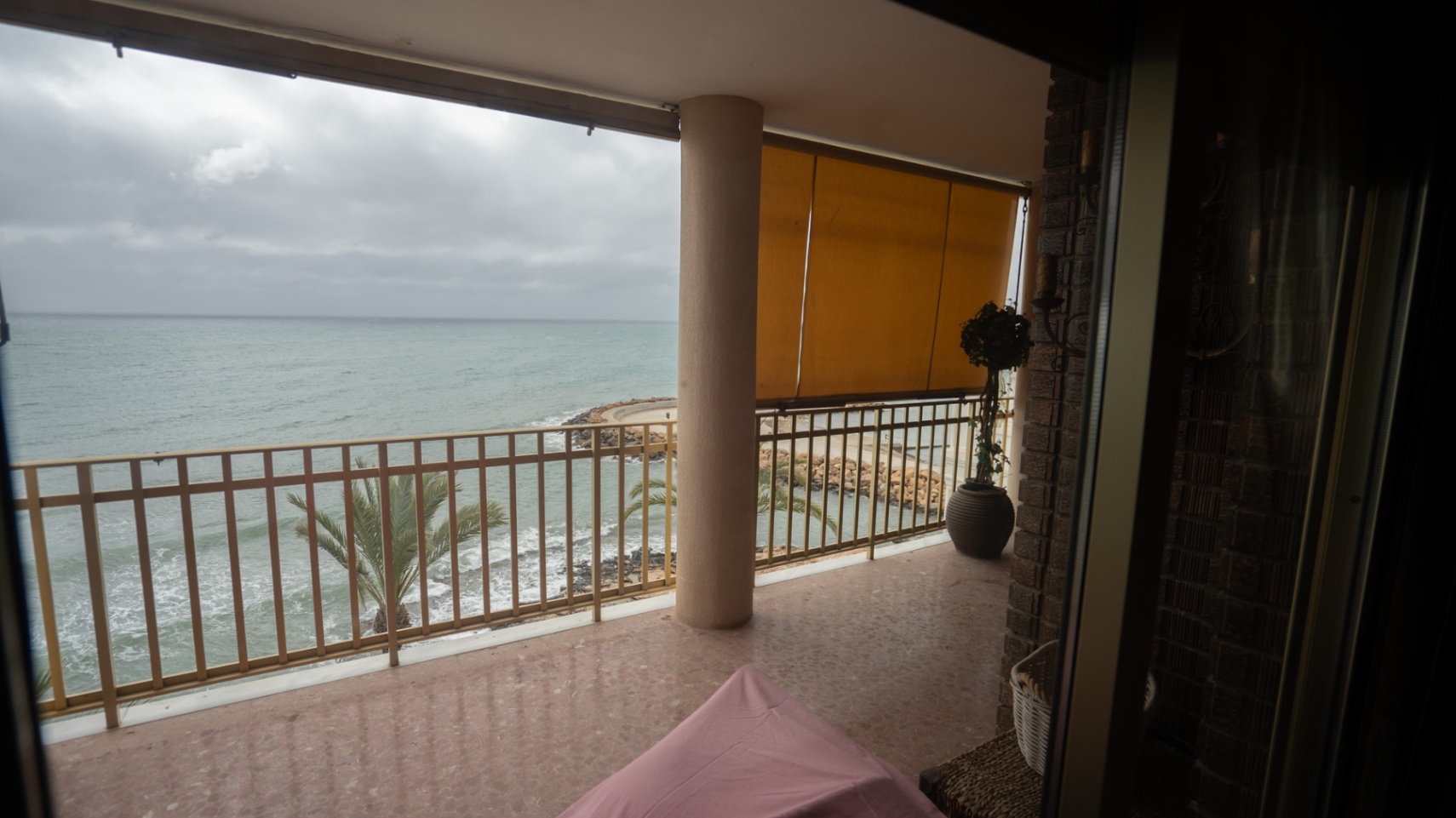 Master bedroom in apartment for sale in Torrevieja