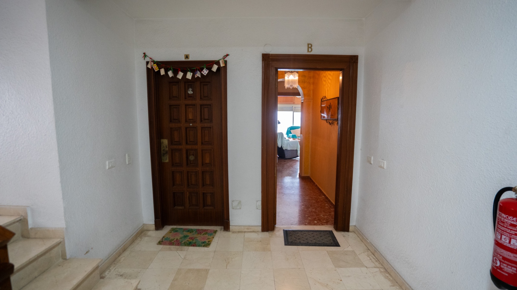 Charming Mediterranean-Style Seafront Apartment with Breathtaking Views in Torrevieja Nestled right