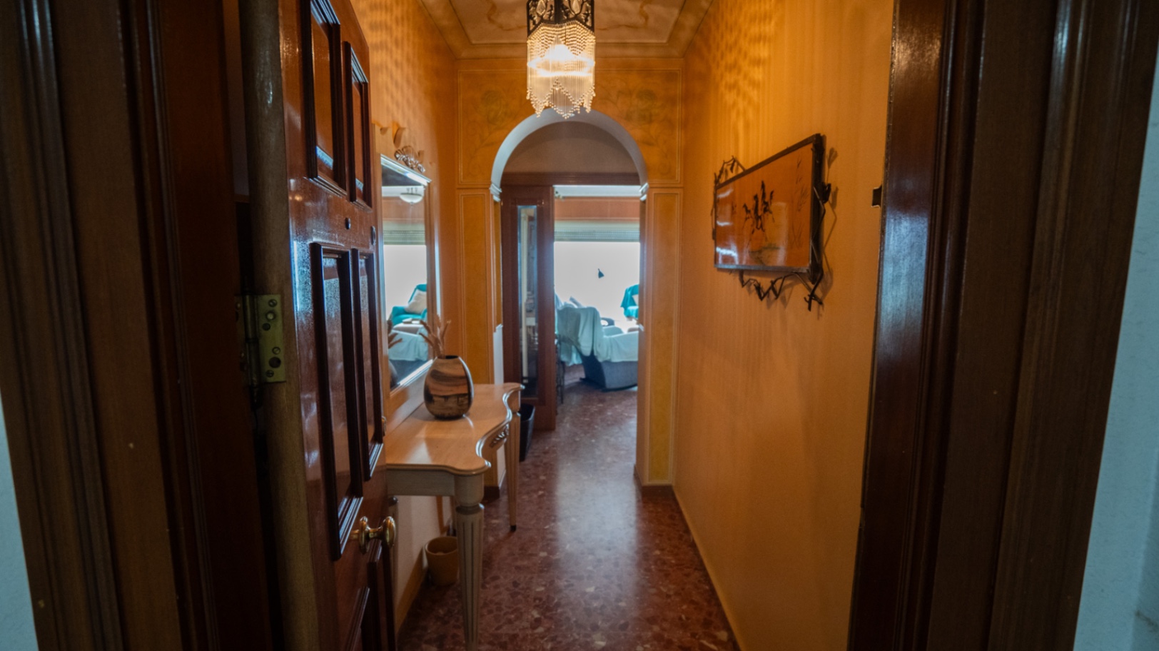 Charming Mediterranean-Style Seafront Apartment with Breathtaking Views in Torrevieja Nestled right