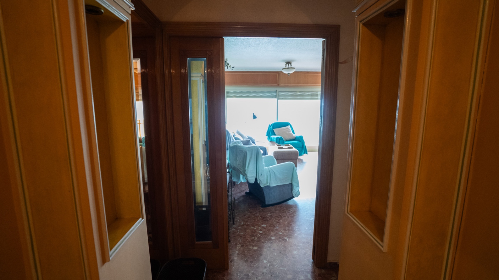 Charming Mediterranean-Style Seafront Apartment with Breathtaking Views in Torrevieja Nestled right