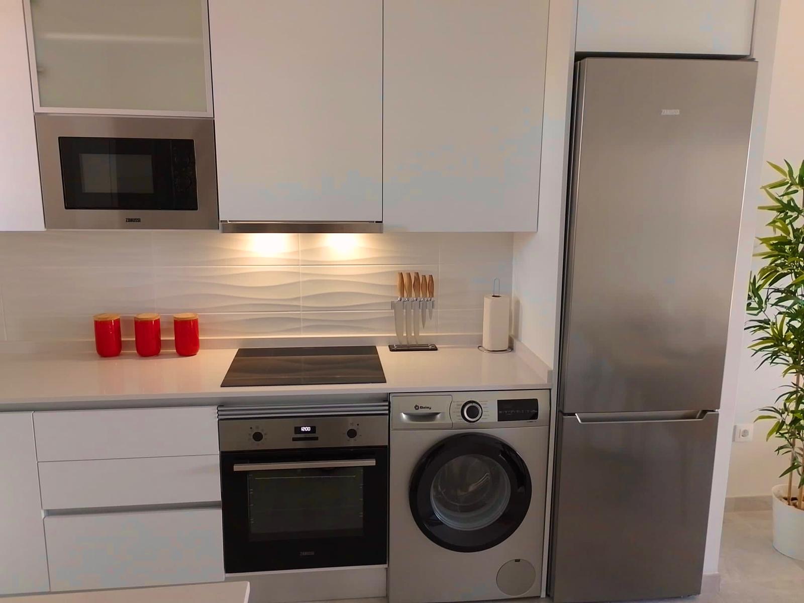 Charming Apartment in Orihuela Welcome to this delightful two-bedroom apartment located in the pictu