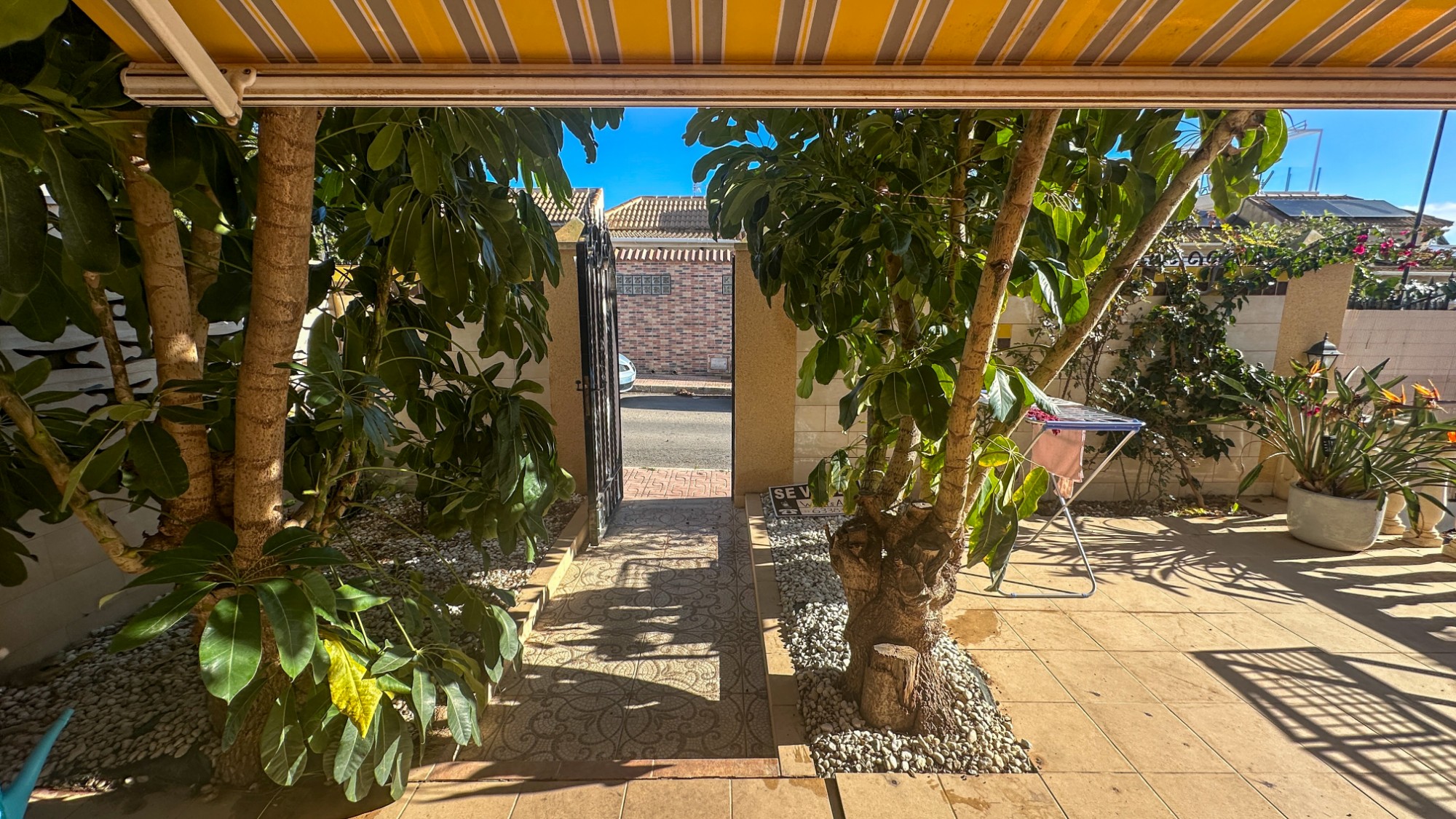 Stunning Coastal Townhouse – 300m from the Mediterranean Enjoy the Mediterranean breeze in this impe