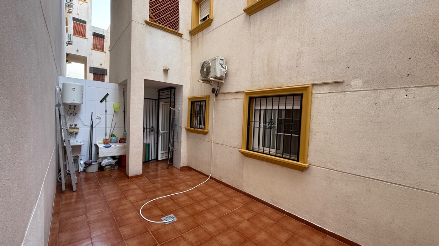 Master bedroom in apartment for sale in Orihuela