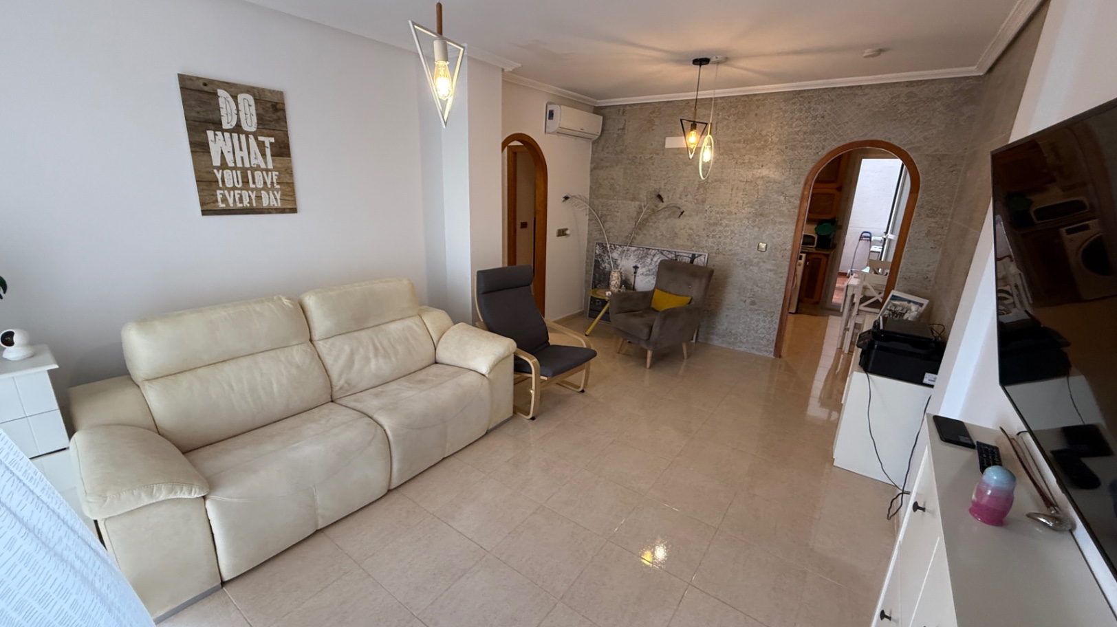 This beautifully maintained 2-bedroom, 1-bathroom property offers a perfect blend of comfort and cha