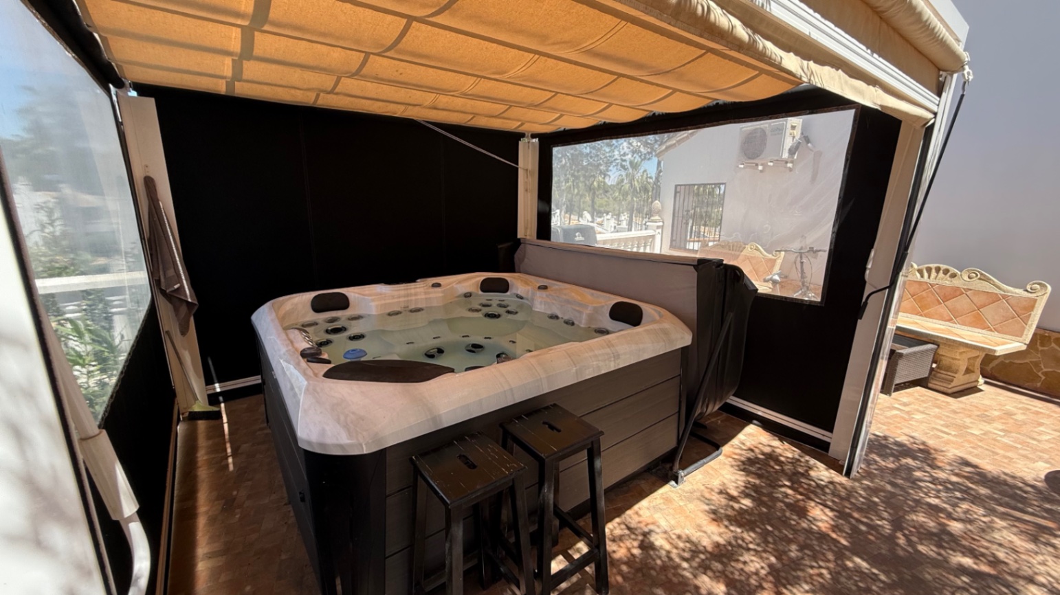 Bedroom in villa for sale in Orihuela