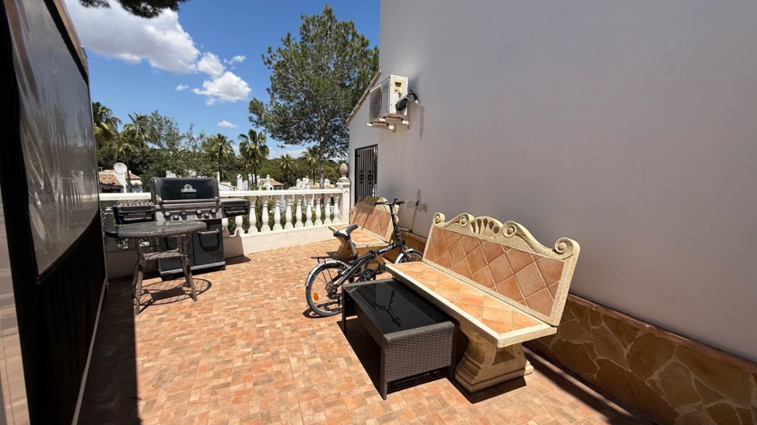 Exterior view in villa for sale in Orihuela