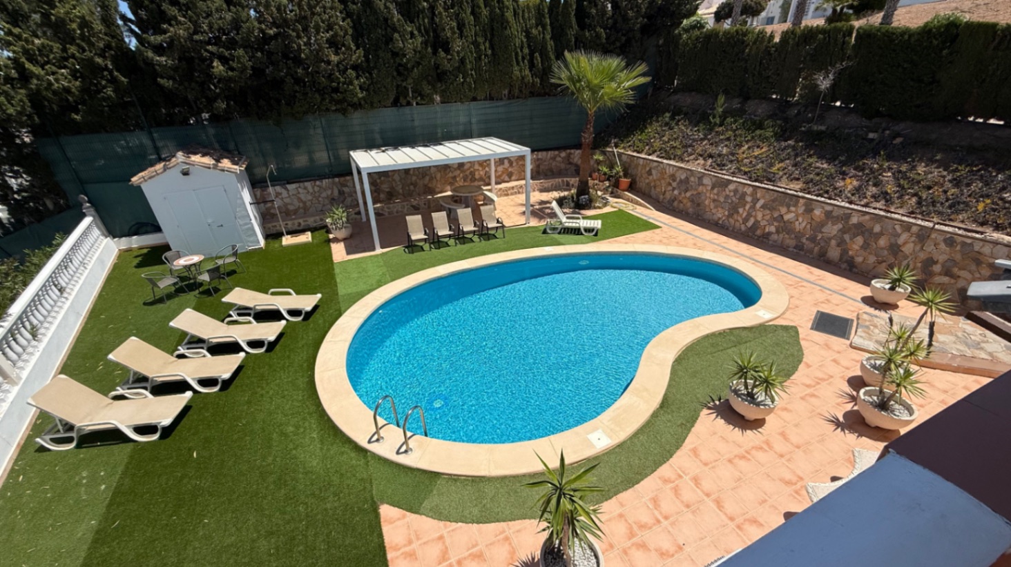 Garden in villa for sale in Orihuela