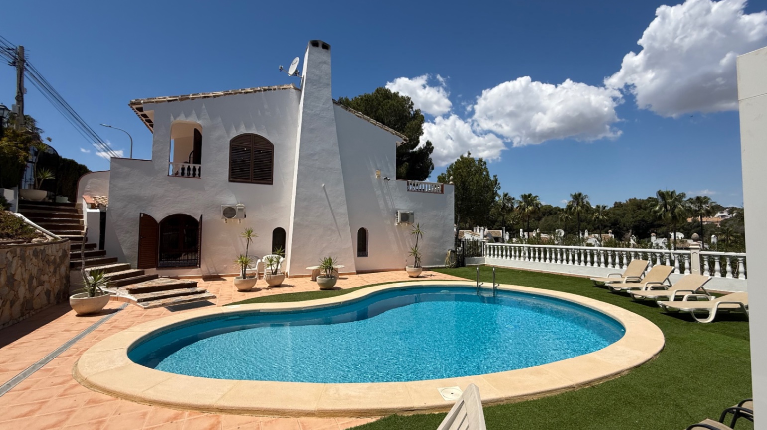 Master bedroom in villa for sale in Orihuela