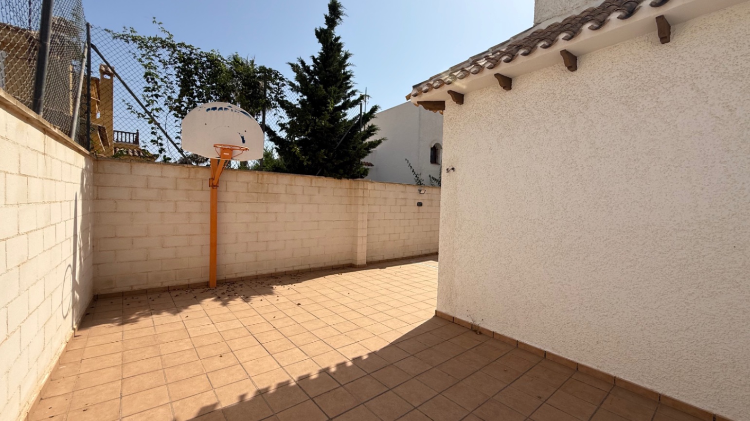Master bedroom in villa for sale in Orihuela